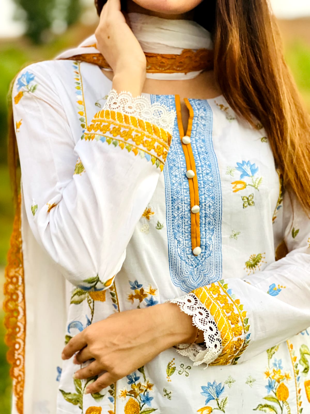 Fine Quality Lawn with Chiffon Emb Dopatta