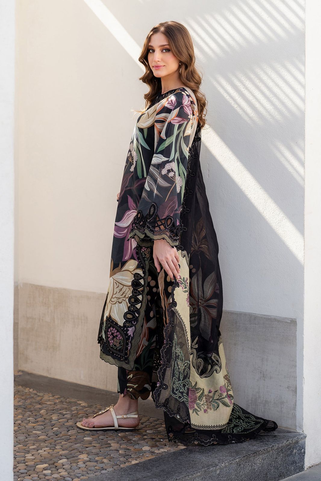 LUXURY LAWN COLLECTION 3PC SUIT
