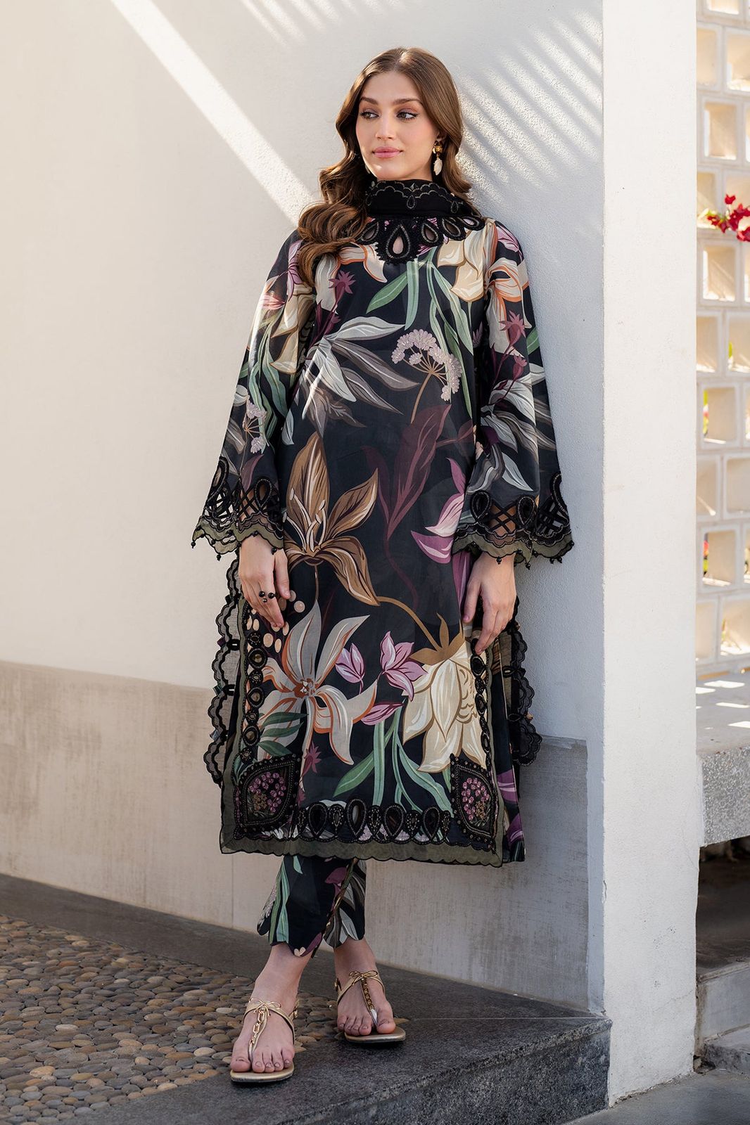 LUXURY LAWN COLLECTION 3PC SUIT