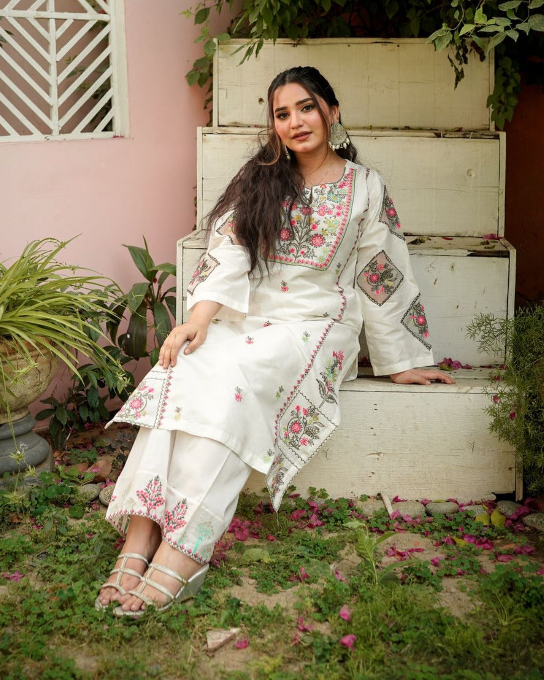 PURE LAWN EID ARRIVAL S U M M E R C O L L E C T I ON