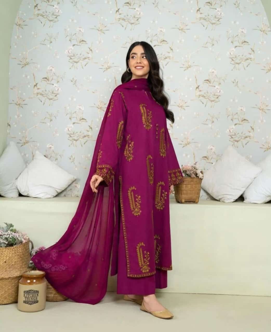 Amber Embroidery 2pc Stuff: premium Lenin