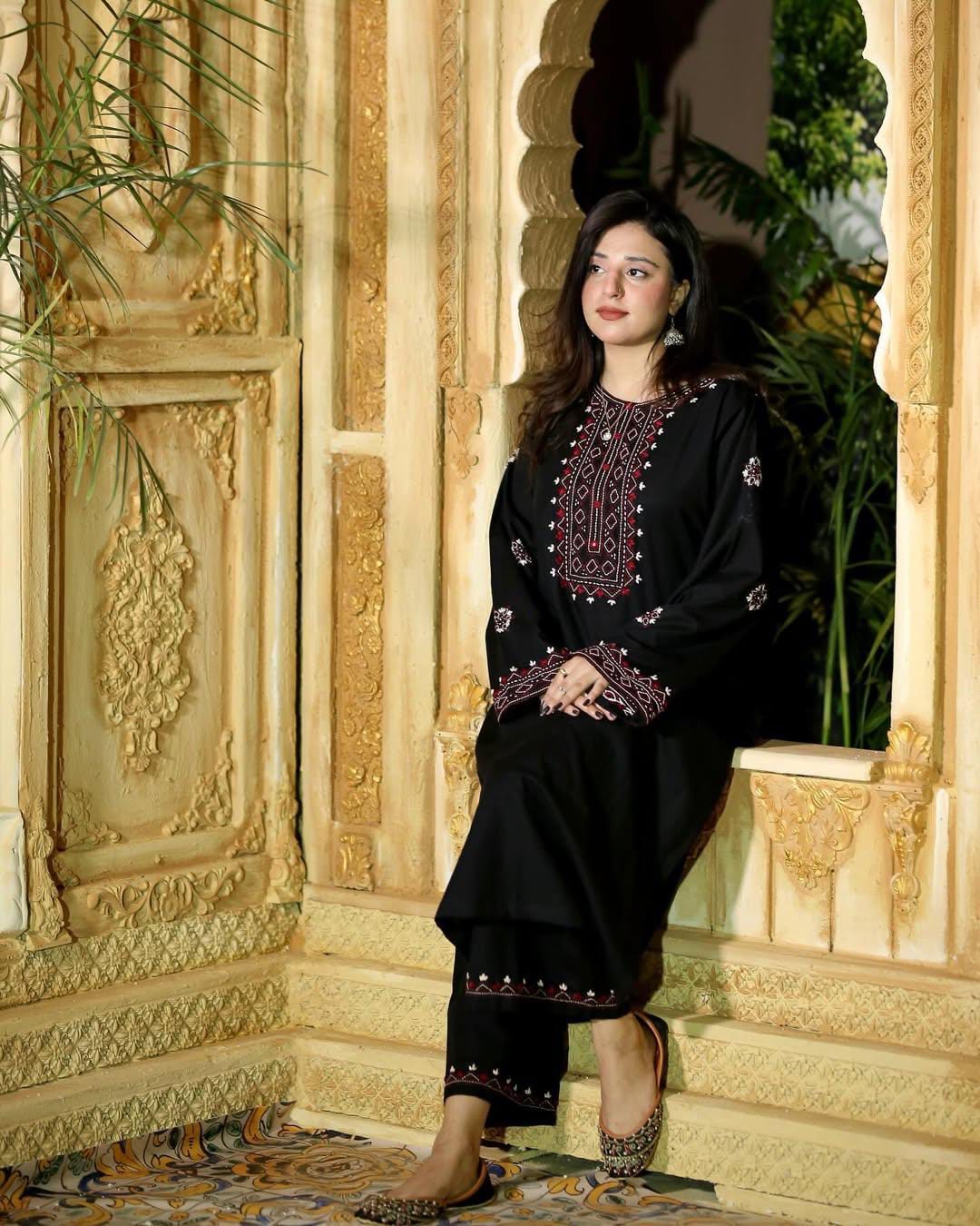 BLACK LUX 2PC STICHED SUIT