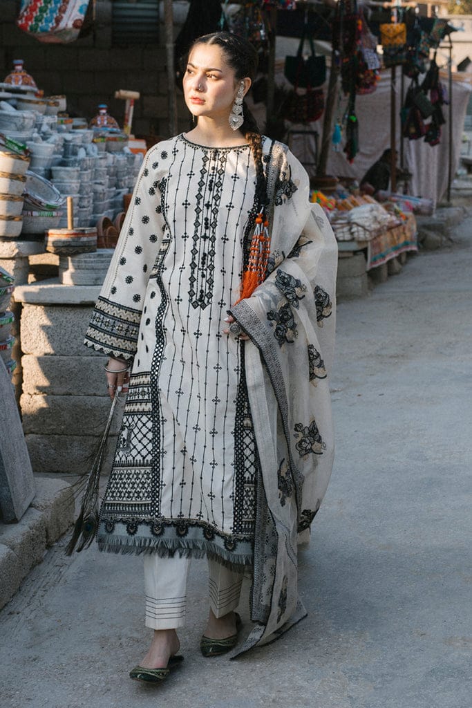 BRAND:QALAMQAR embroidered luxury formal unstitced 3pc