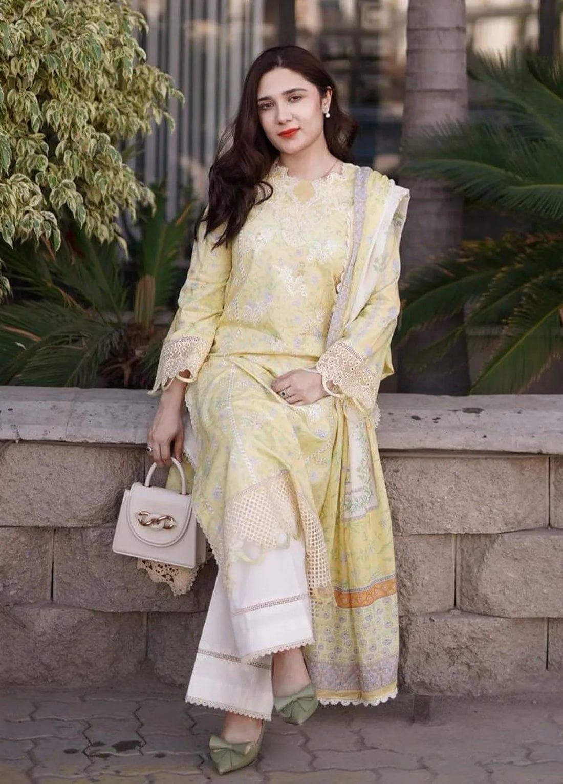 BRAND:BAROQUE lawn chikankari printed embriodered patch work unstitced 3pc