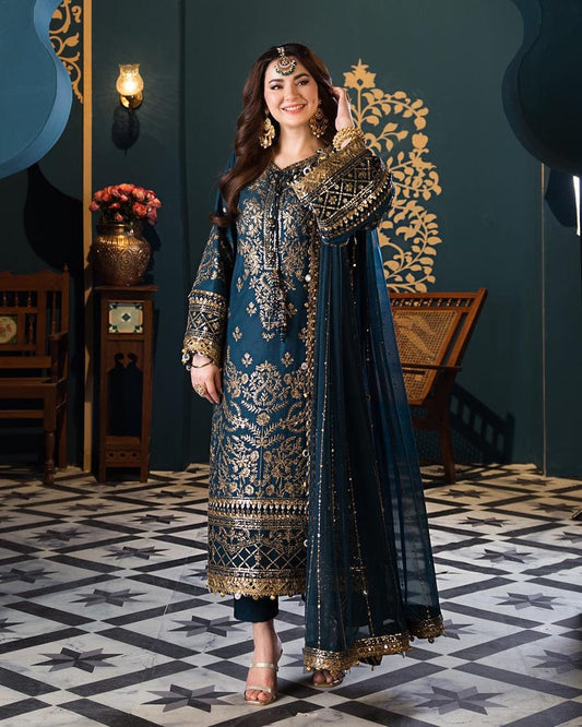 ASIM JOFA Exclusive!   Haniya Amir Stuns in Our Latest Masterpiece!