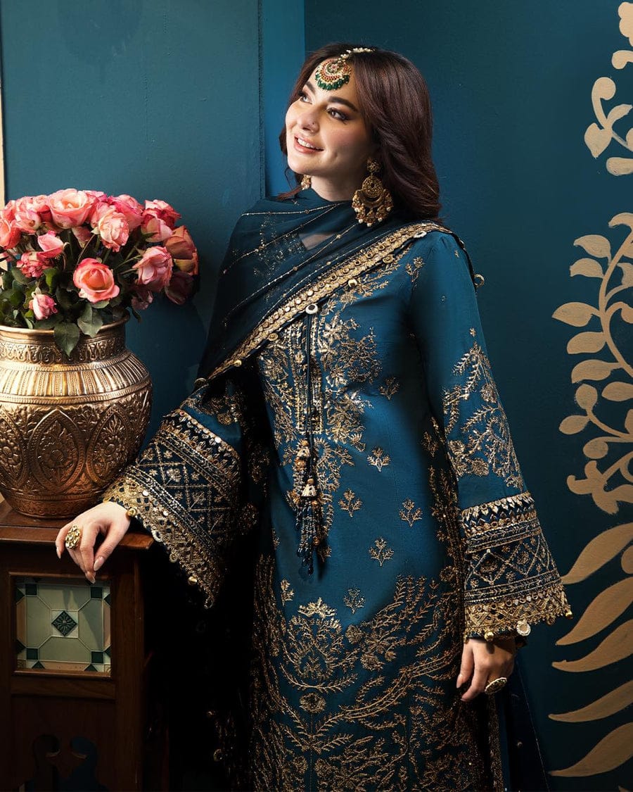 ASIM JOFA Exclusive!   Haniya Amir Stuns in Our Latest Masterpiece!